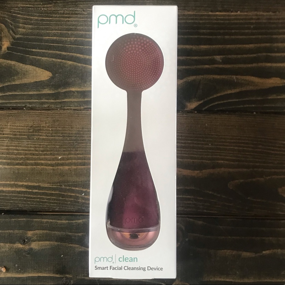 New!! PMD smart facial cleansing device.